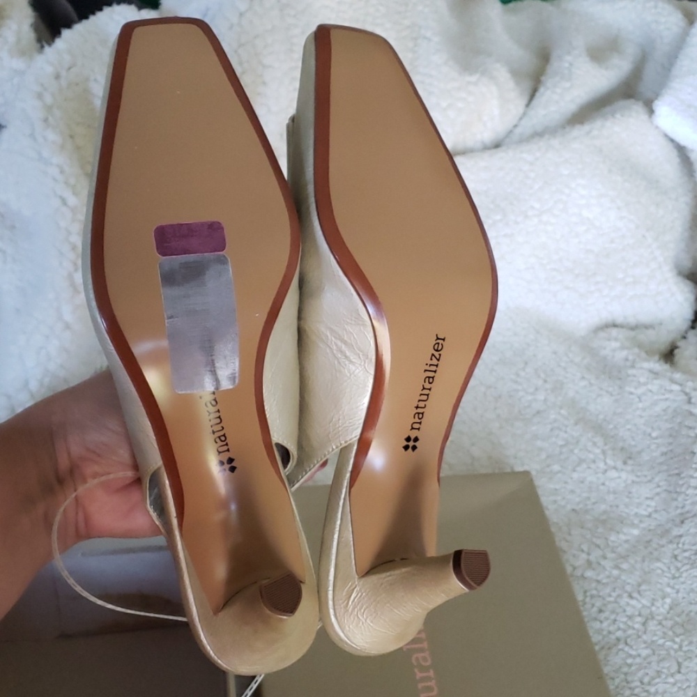 Shoes - Picture 4 of 6